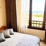 Apartment Beachfront In Marina Dinevi *