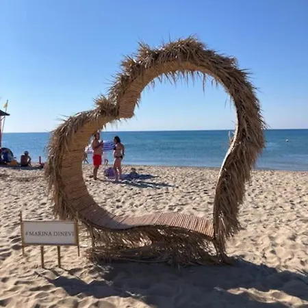 Beachfront In Marina Dinevi Appartamento